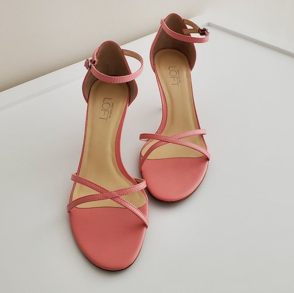Ann Taylor Loft Leather Ankle Strap 3" Wood Heel Sandals | Like New | 6.5 | Pink - Picture 6 of 16